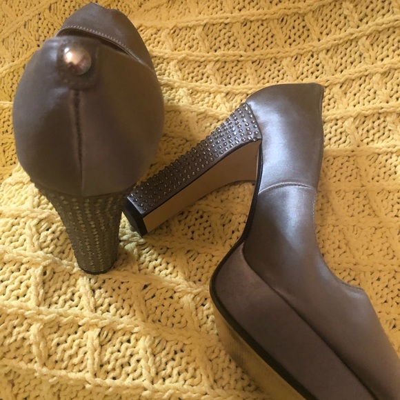 Satin & Rhinestone Ready - Picture 11 of 11